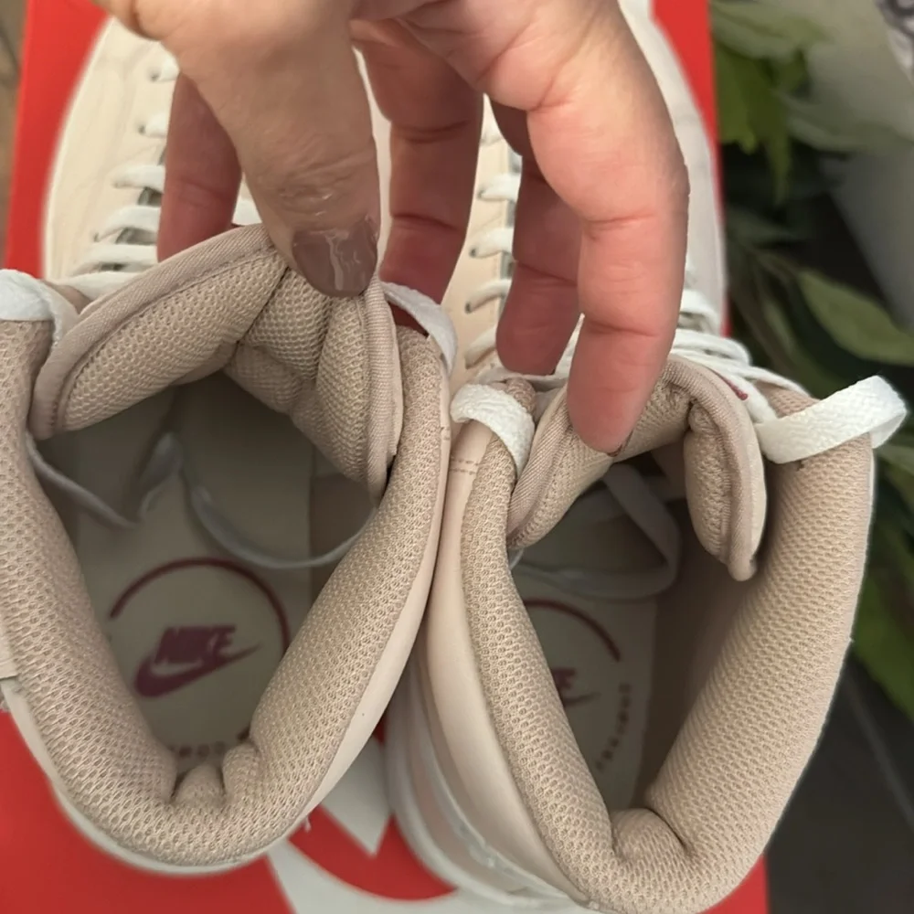 Nike Women's high tops - Picture 6 of 8